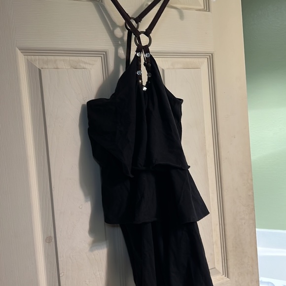 Tiered halter top 1X, black. - Picture 4 of 4